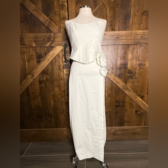 NEW NBD Yalexi Maxi Skirt in Ivory Size M with Matching Bustier Size S - Picture 8 of 16